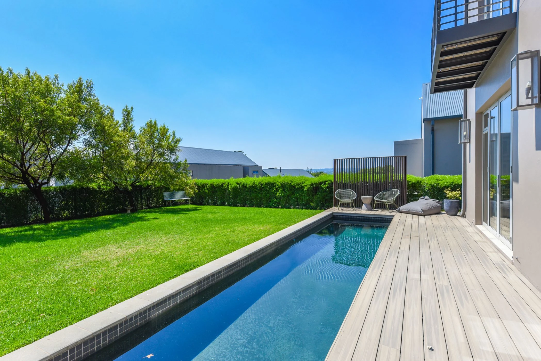 Luxury garden landscaping and maintenance services in Bryanston